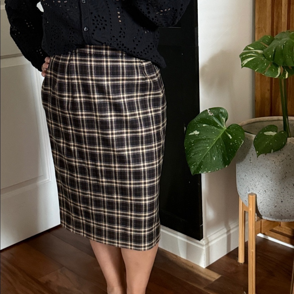 Vintage Jaeger Wool Silk Knee Length Plaid Skirt. Size 6